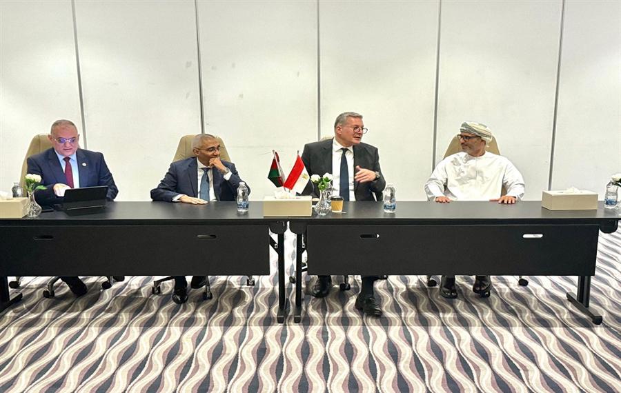 مصر تعزز شراكتها مع عُمان في الهيدروجين الأخضر ومشروعات الطاقة المتجددة